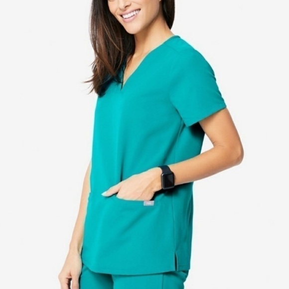 FIGS Women’s Casma Three Pocket Scrub Scrub Top in Limited Edition Teal Size XL - Picture 10 of 12